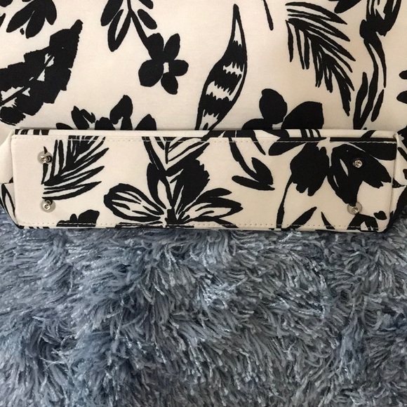 Floral print purse - Picture 3 of 6